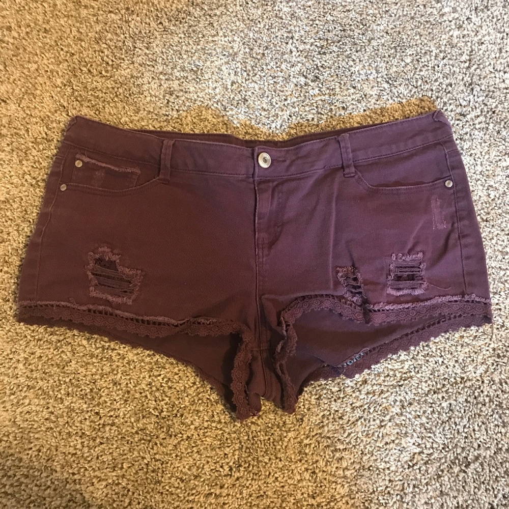 Vanity Distressed Lace Burgundy Jean Shorts Sz 34